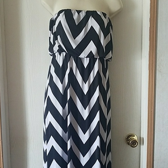 Fascination Women's Halter Dress, Size Medium - Picture 2 of 4